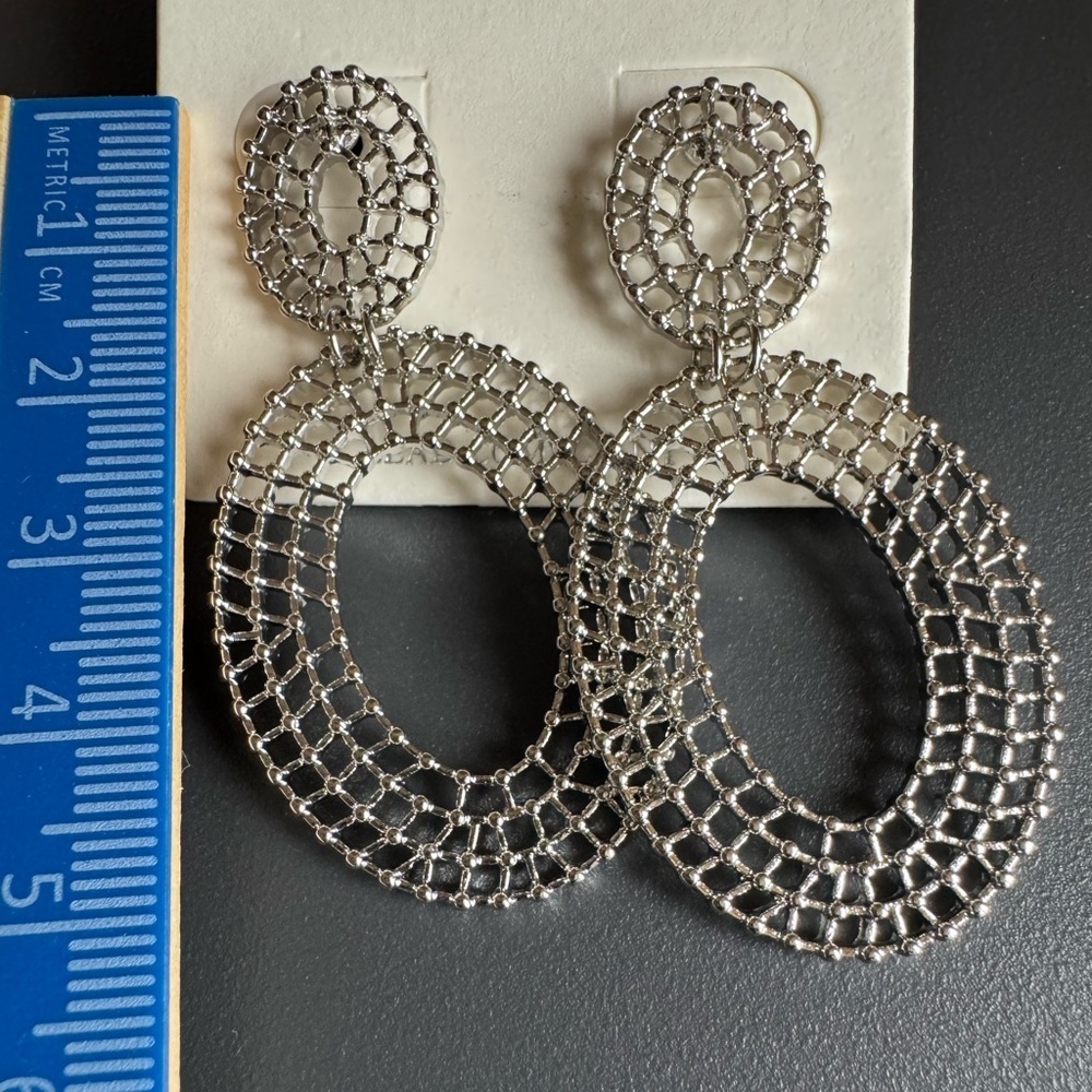 Oval Dangle Pierced Earrings
(New) - Picture 5 of 5